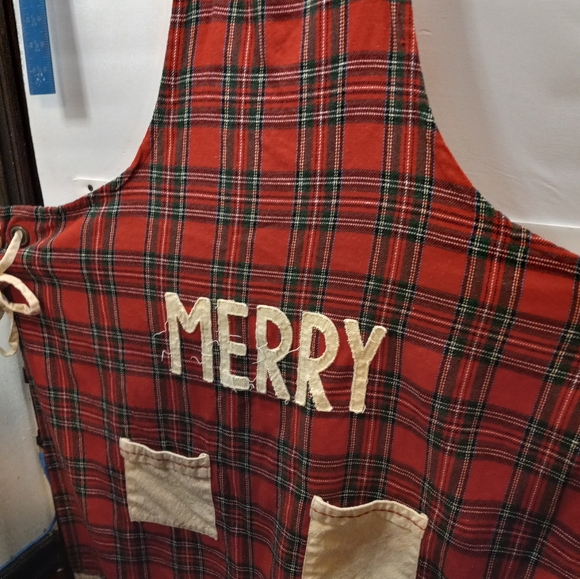 Mud Pie Plaid Merry Christmas Holidays Red Santa Front Pockets Apron - Picture 13 of 14